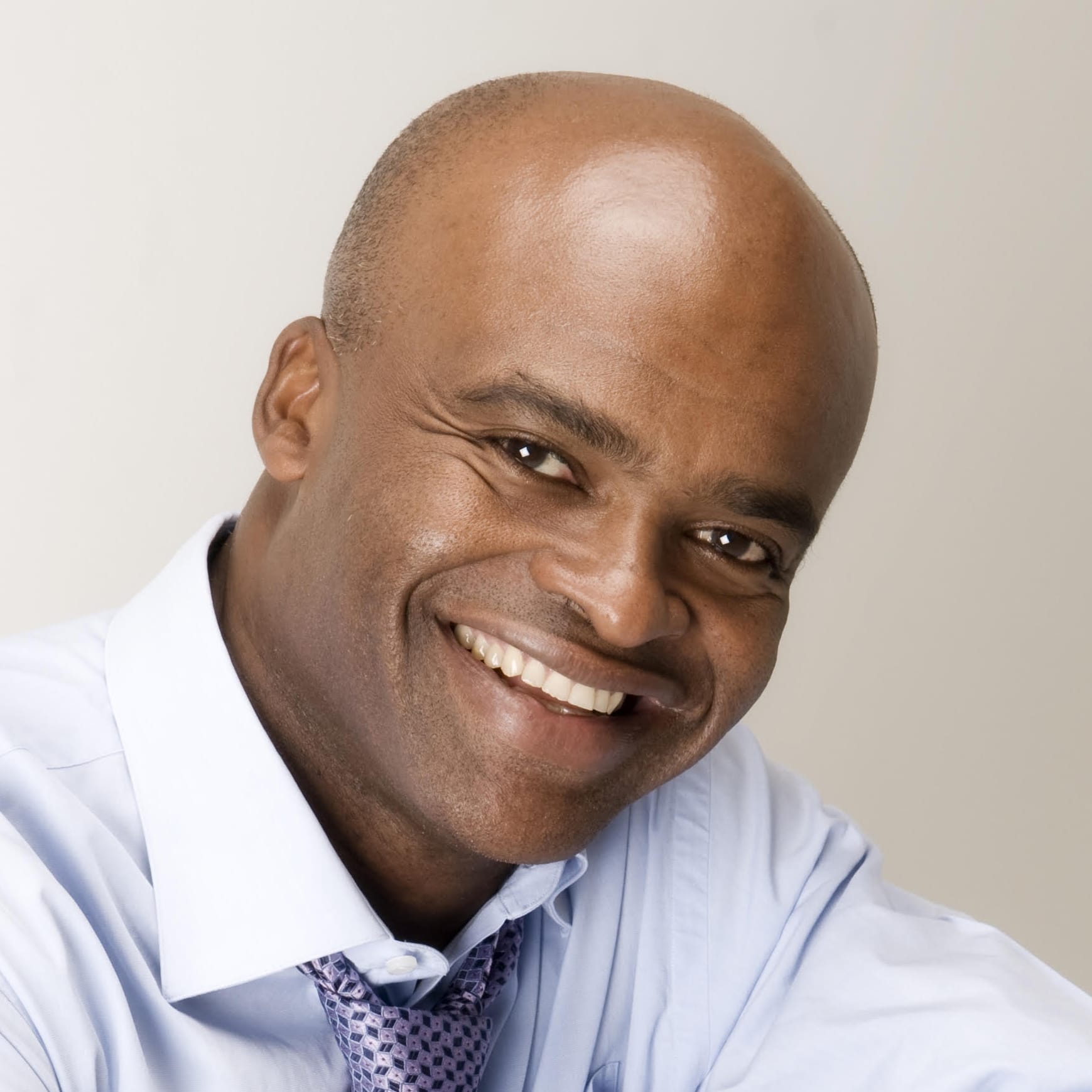 Kriss Akabusi UK Inspirational motivational keynote speaker at Great British Speakers