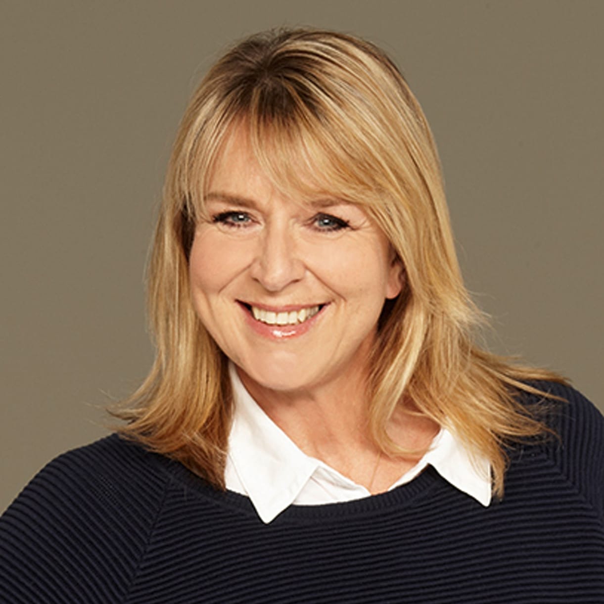 Fern-Britton-Presenter-broadcaster-awards-TV-host-at-Great-British-Speakers