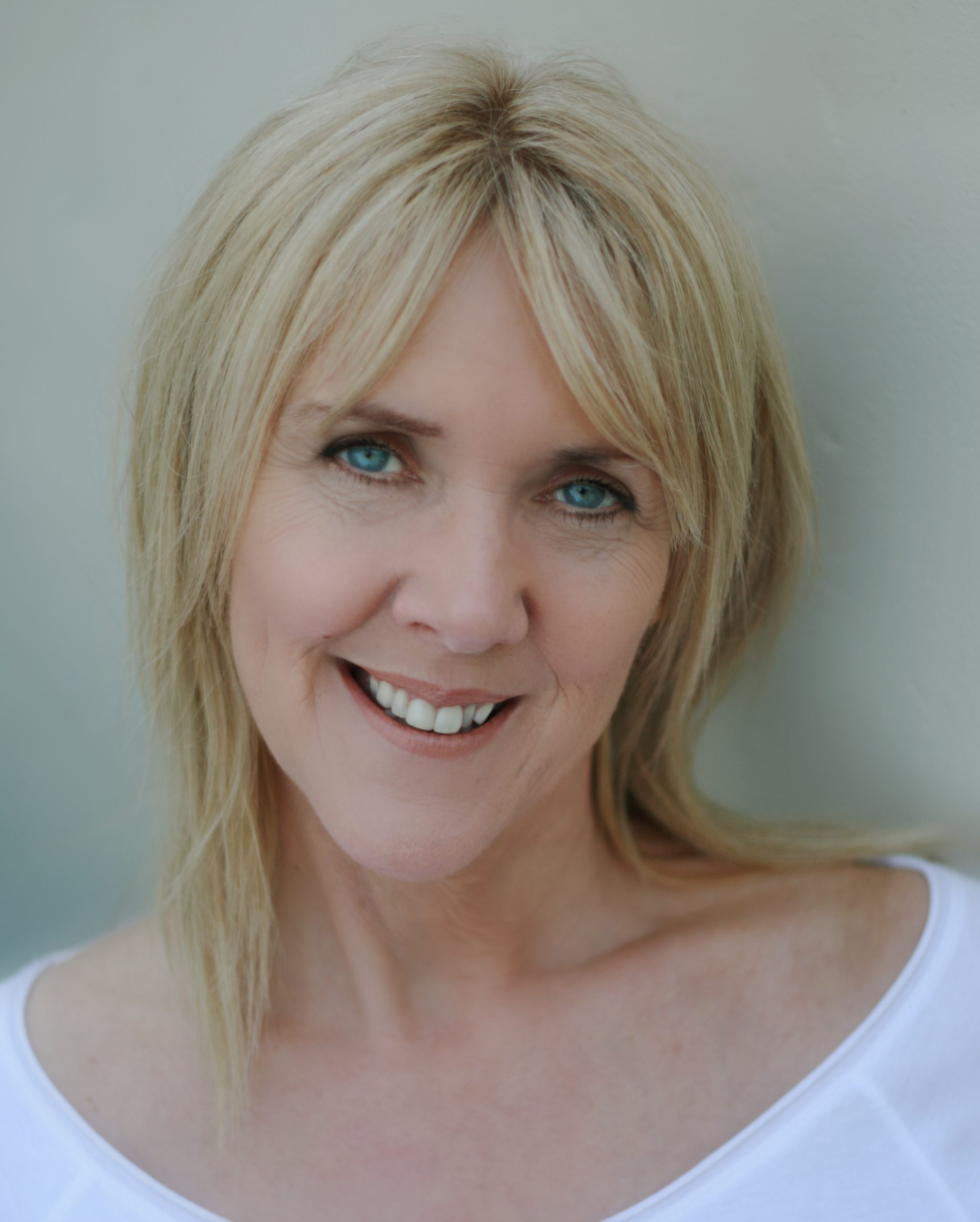 janine-welsh-voiceover-artist-eith-home-studio