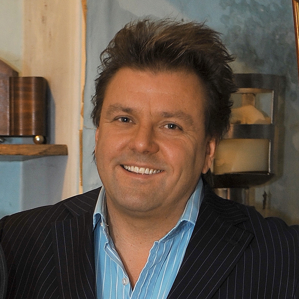 Martin-Roberts-travel-property-presenter-expert-speaker-host-at-Great-British-Speaker