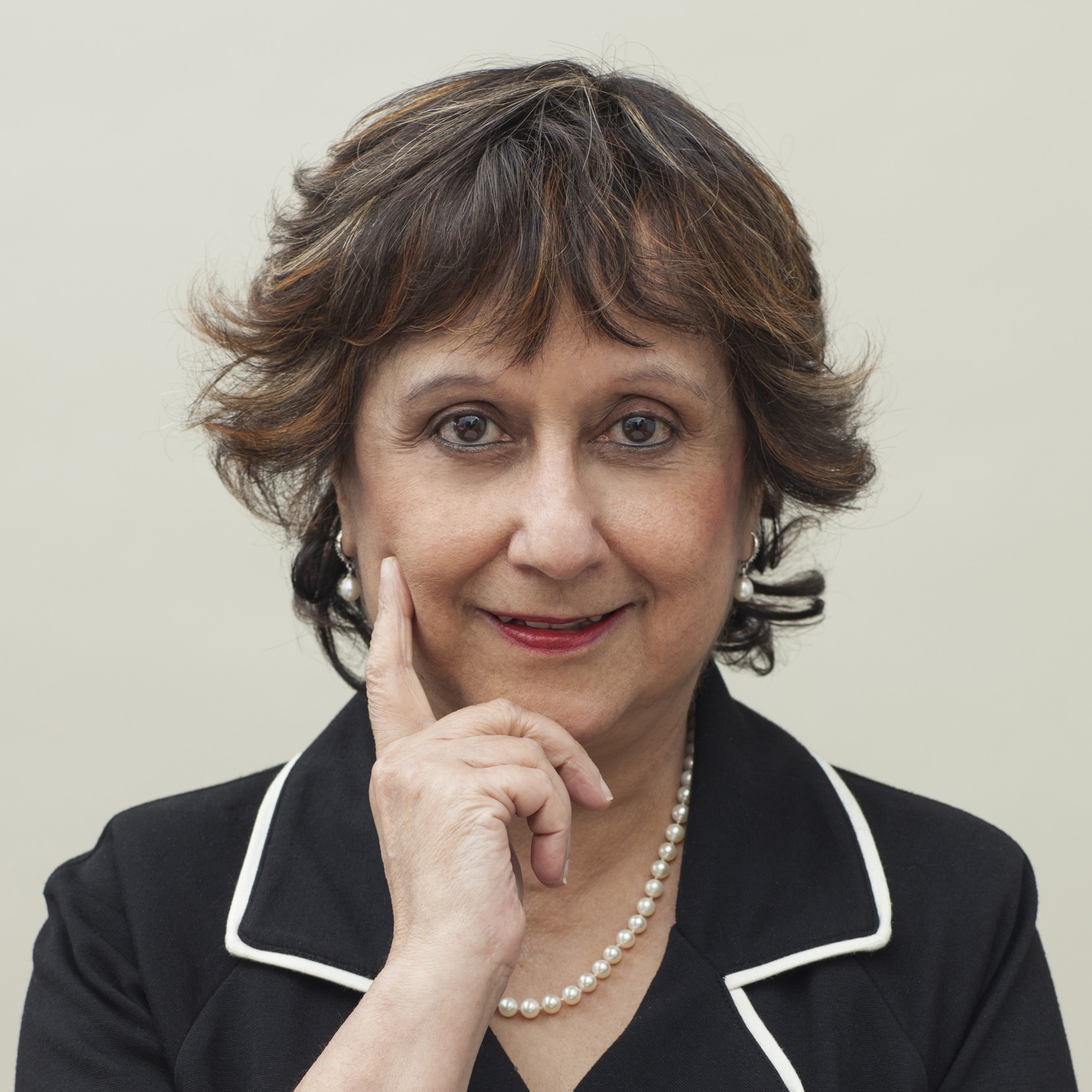 Yasmin-Alibhai-Brown-multiculturalism-equality-diversity-speaker-presenter-TV-broadcaster-writer-at-Great-British-Speakers