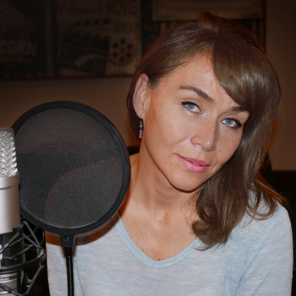 spanish-voiceover-artist-claudia-great-british-voices